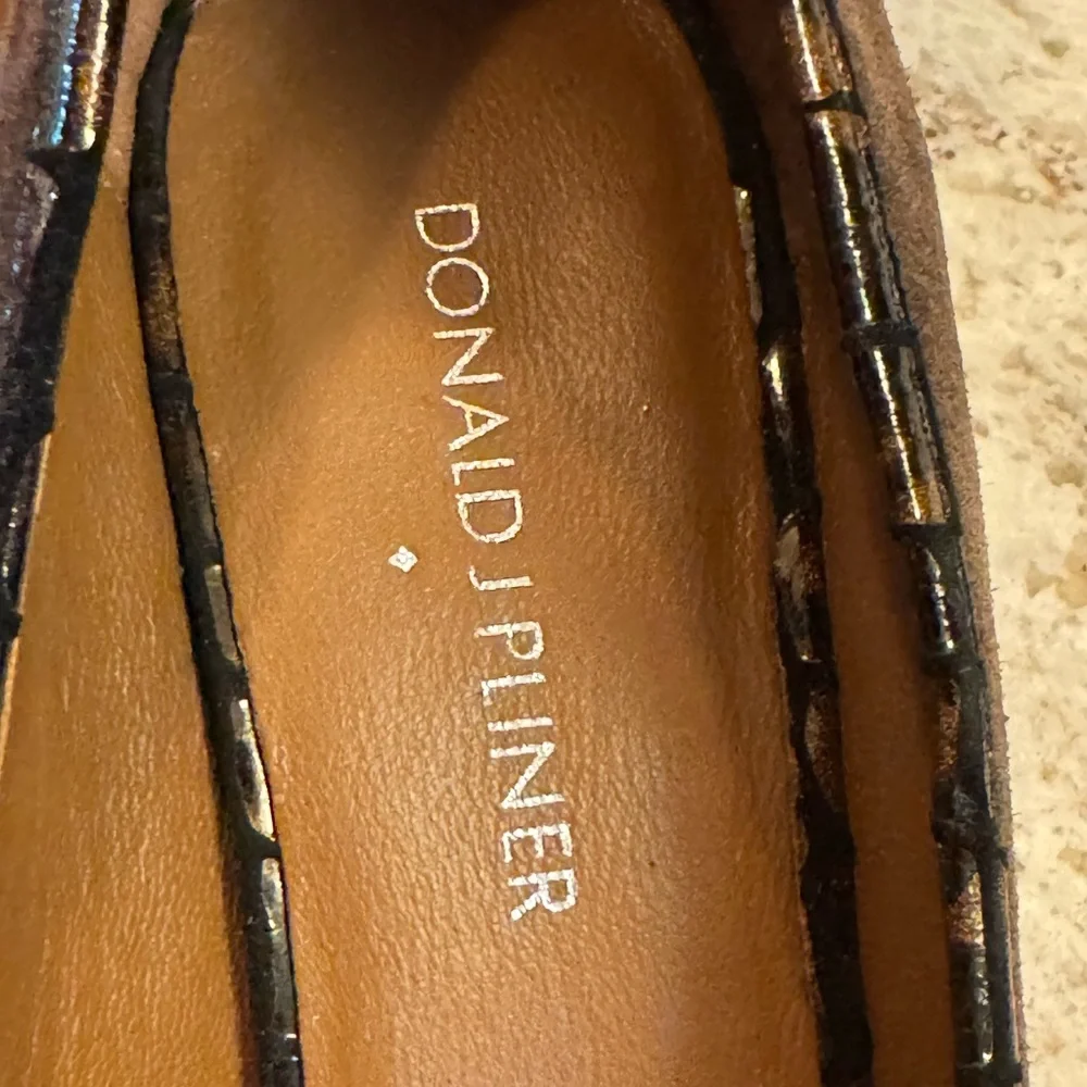 Donald J. Pliner Brown Wedges with Modern Accents‎